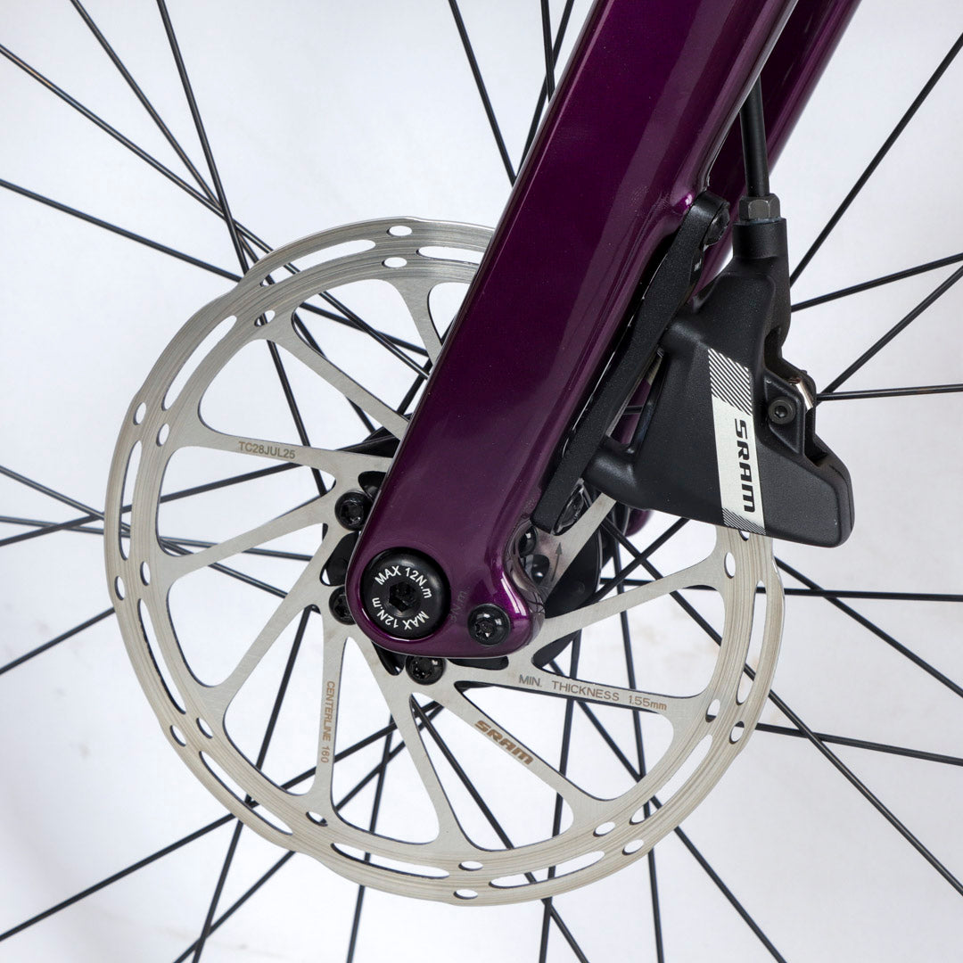 Estarli_G700_Features_-_hydraulic_brakes.jpg