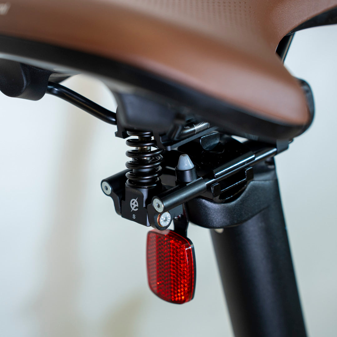 e20seatpostsuspension-4.jpg