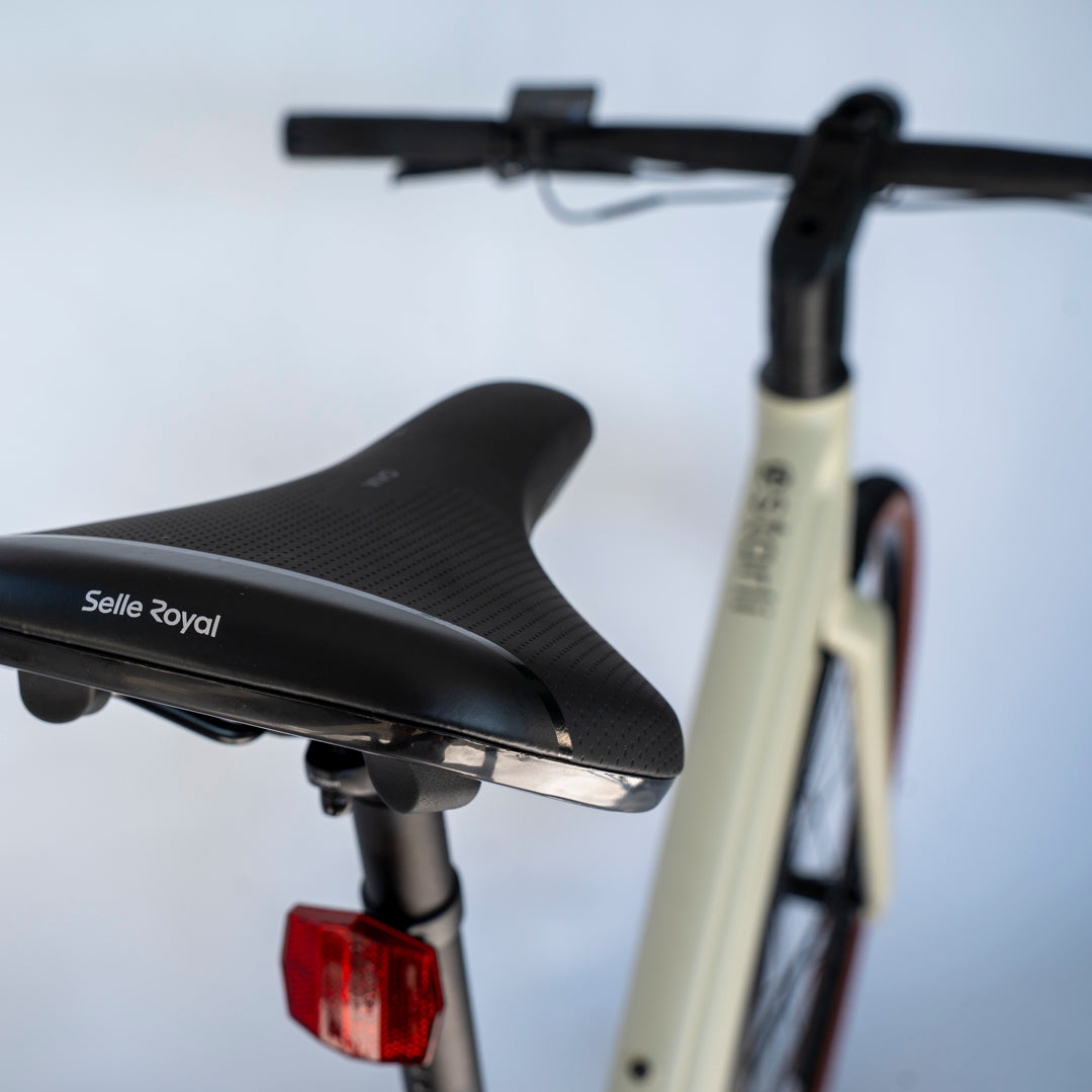 e28.9_saddle_close_up.jpg