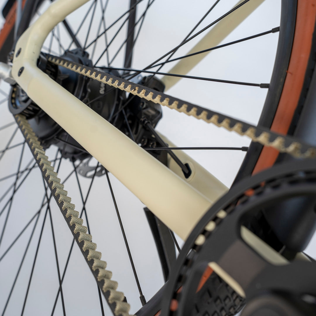 e28.X_belt_drive_close_up.jpg